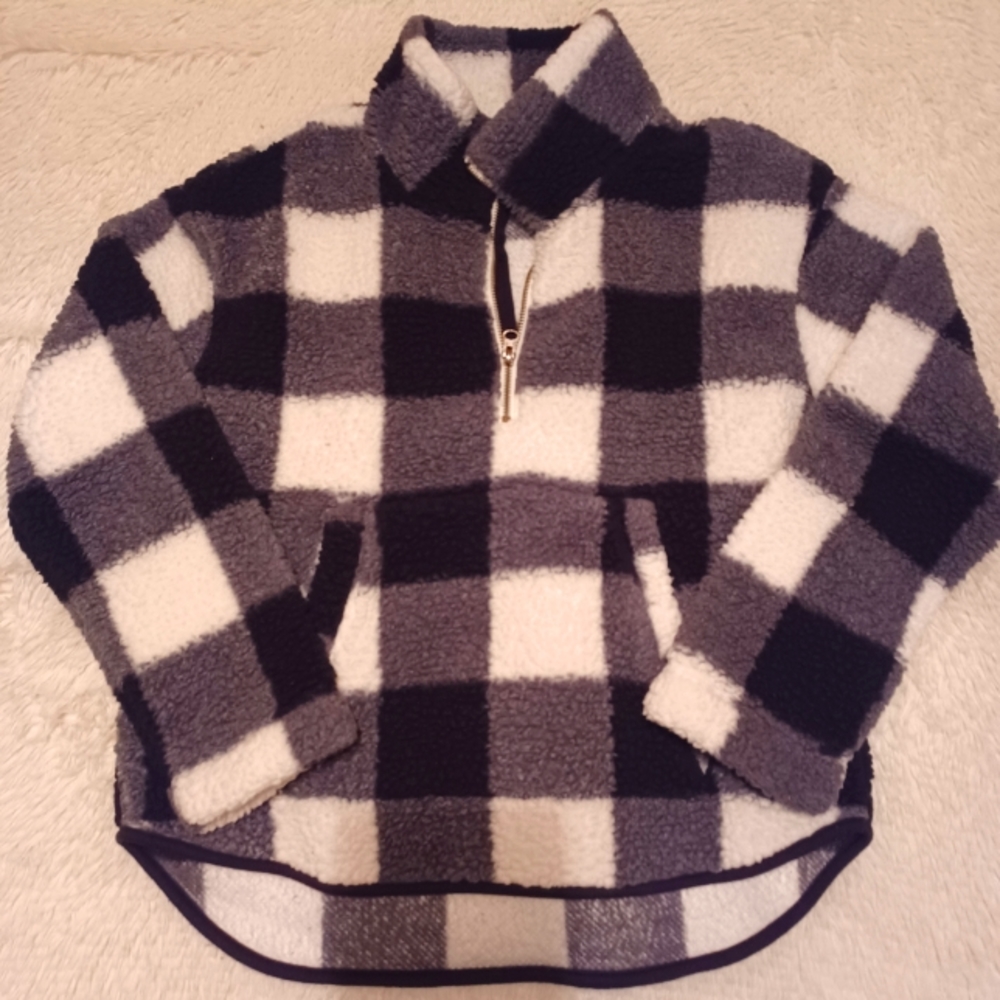 Old Navy black and white jacket.... fleece half zip pullover
